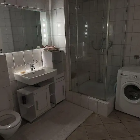 Exklusive Grosszuegige *